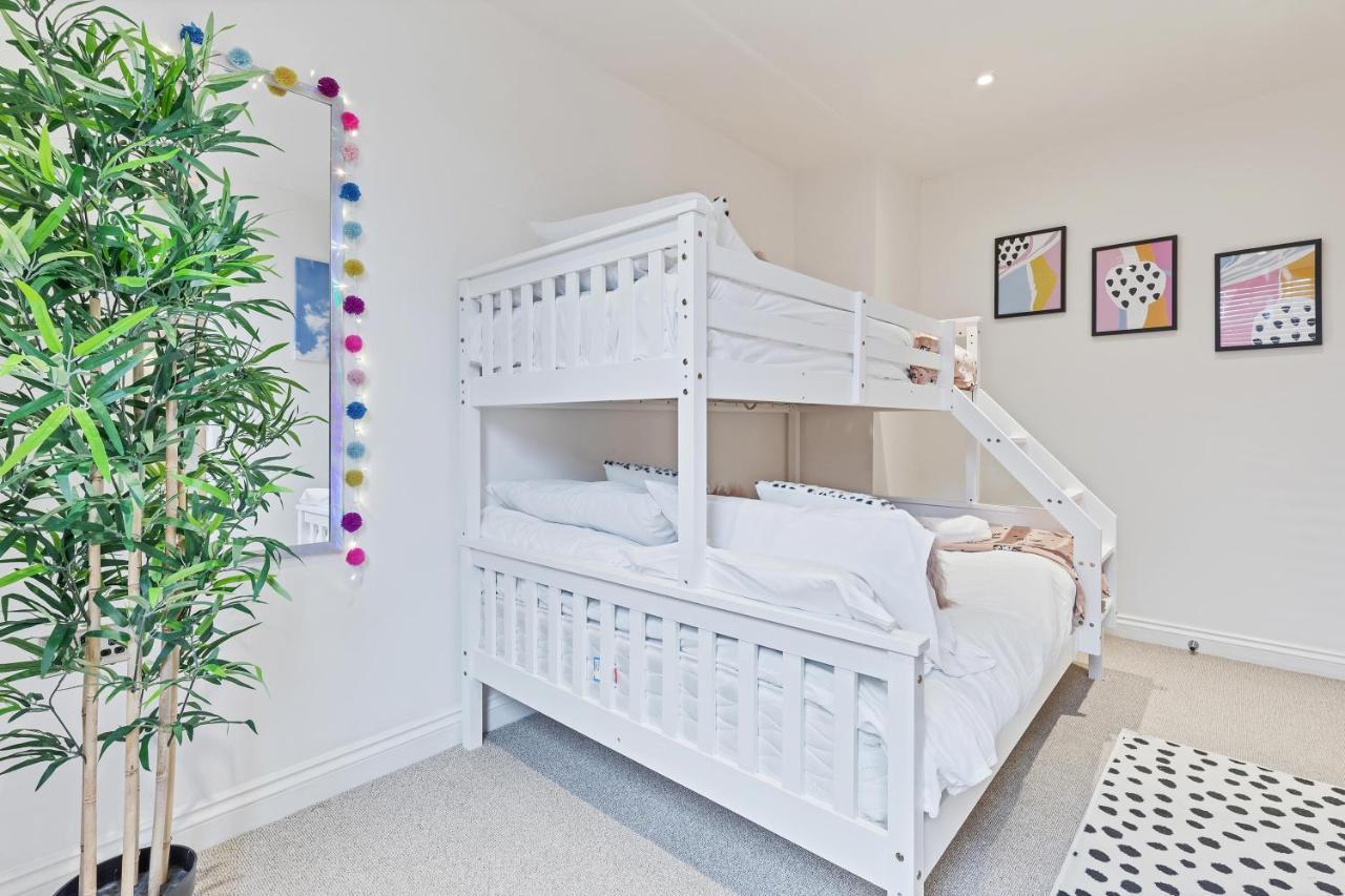 Apartment Urban Heights - By My Getaways Hove